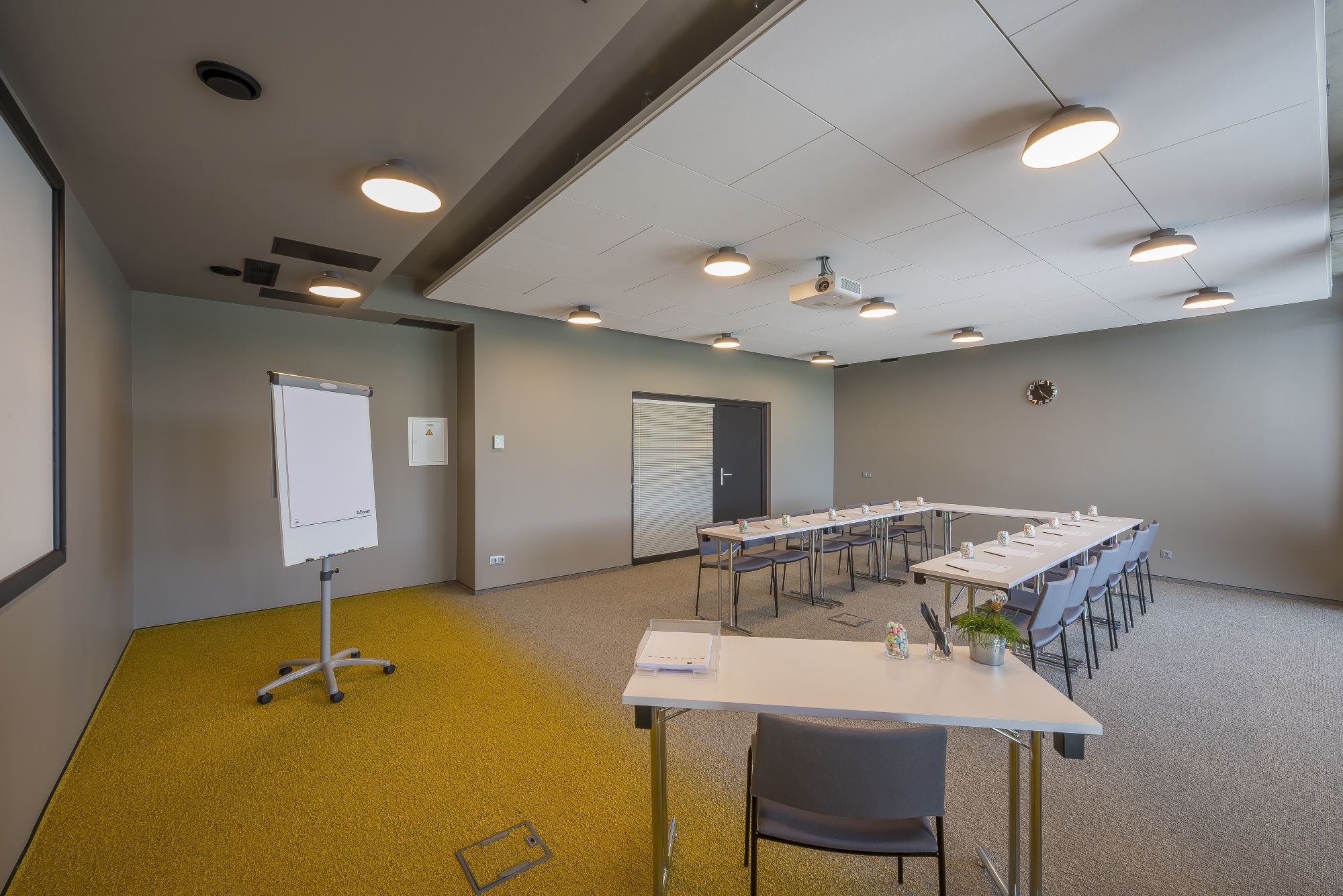 Urbihop Hotel Vilnius Ngoại thất bức ảnh